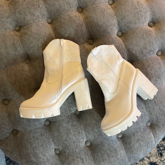 Shoes - white booties